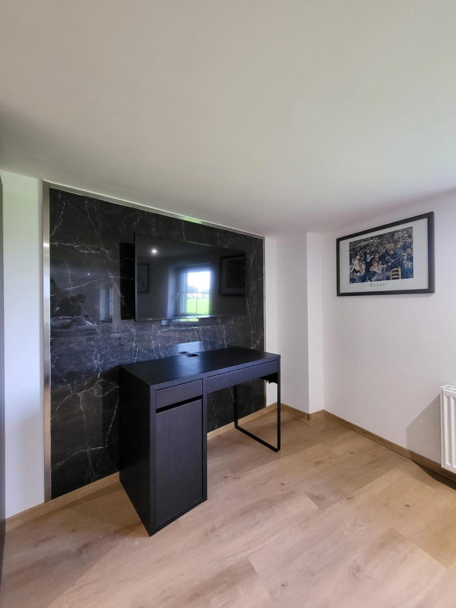 Ny-Golden Apartments-Dortmund Airport ภายนอก รูปภาพ