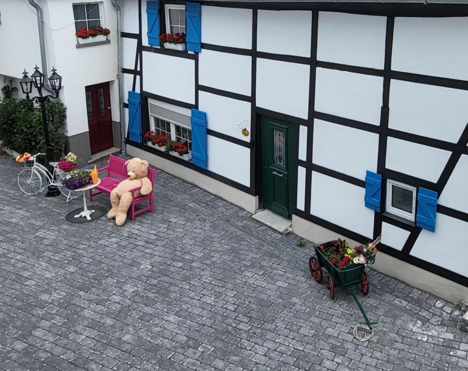 Ny-Golden Apartments-Dortmund Airport ภายนอก รูปภาพ
