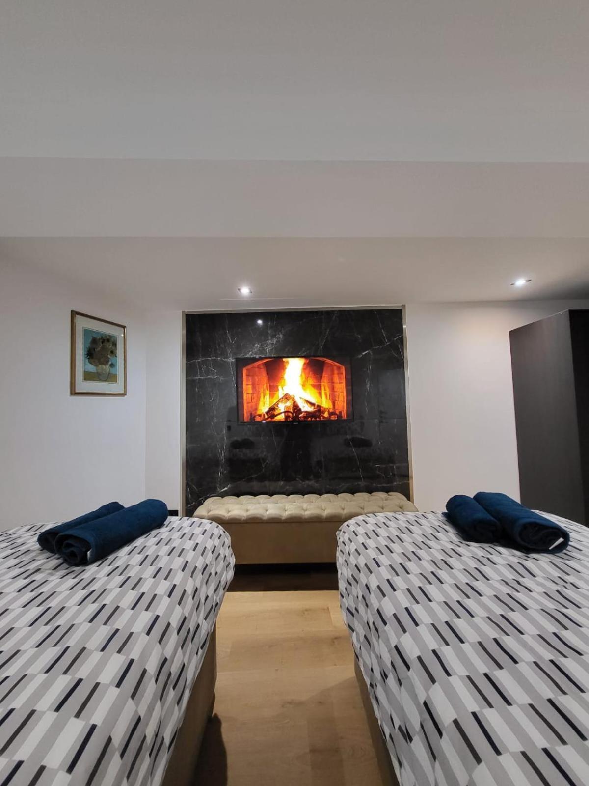 Ny-Golden Apartments-Dortmund Airport ภายนอก รูปภาพ