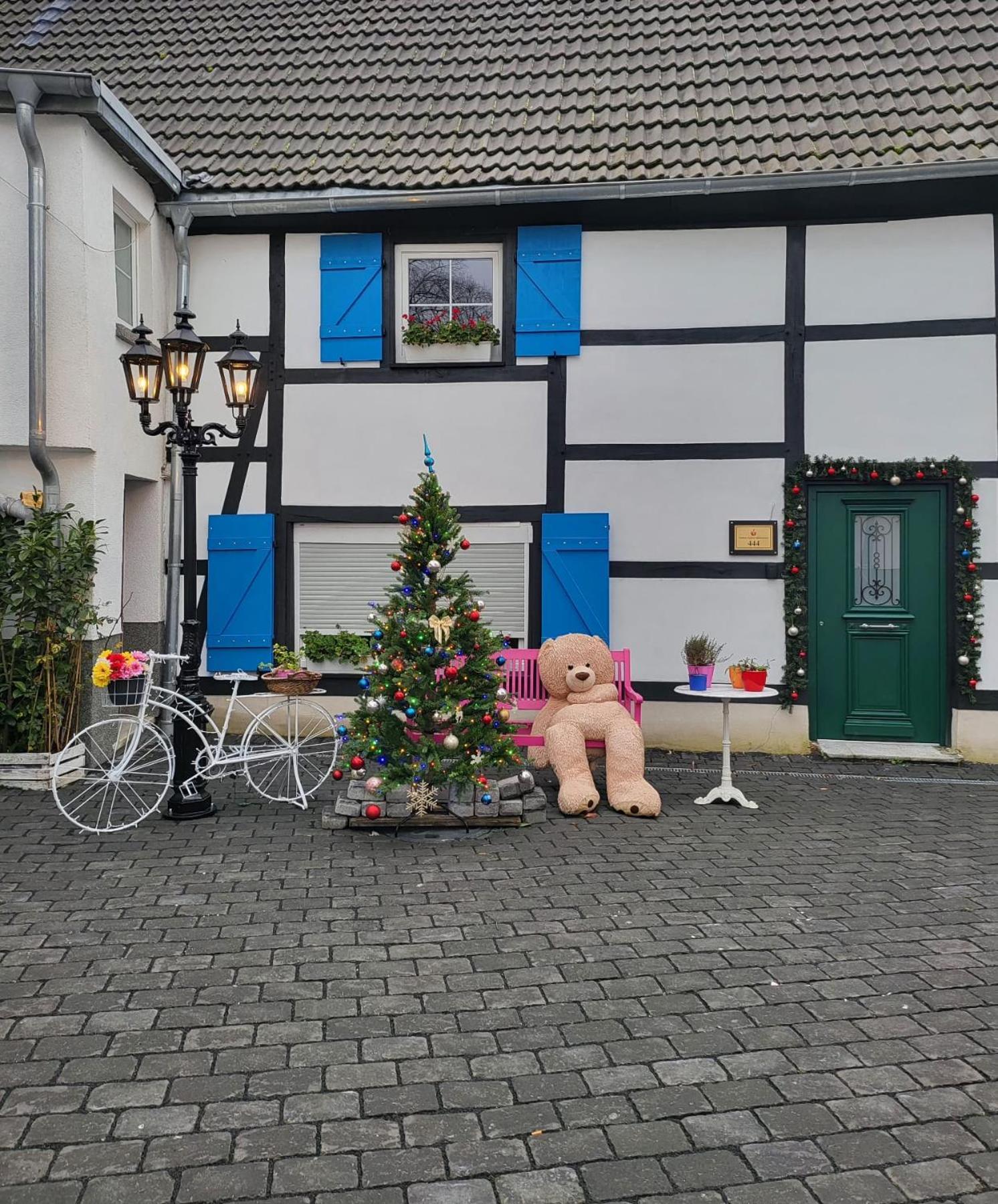 Ny-Golden Apartments-Dortmund Airport ภายนอก รูปภาพ